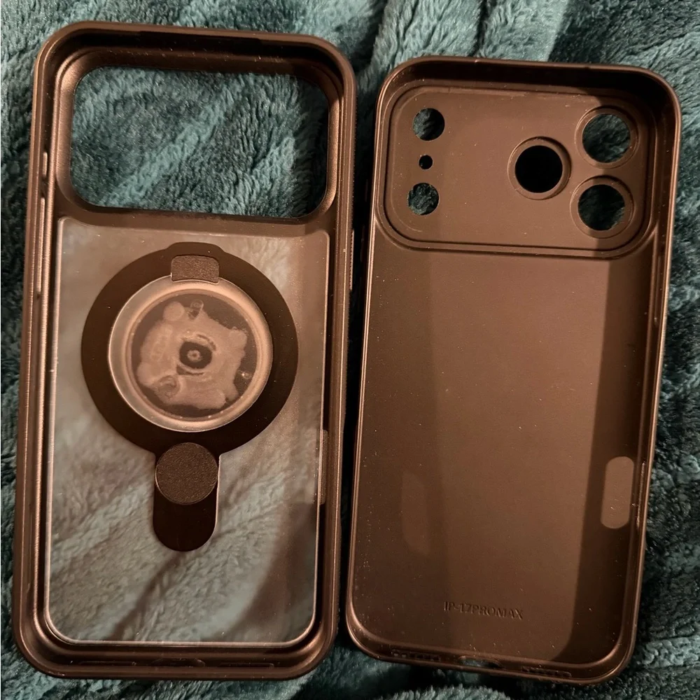 iPhone 17 Pro Max Cases with Pop Sockets - Picture 4 of 4